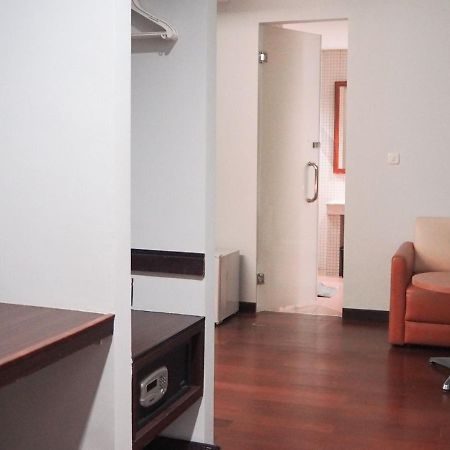 Favehotel Mex Tunjungan Surabaya Exterior foto