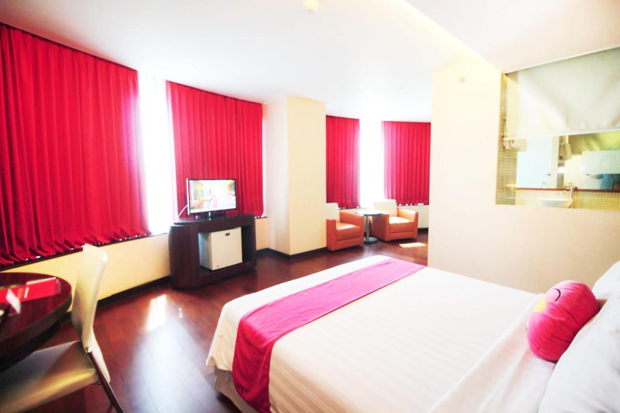 Favehotel Mex Tunjungan Surabaya Exterior foto