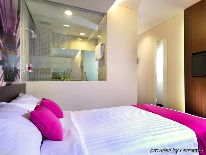 Favehotel Mex Tunjungan Surabaya Exterior foto