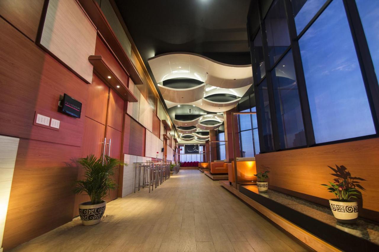 Favehotel Mex Tunjungan Surabaya Exterior foto