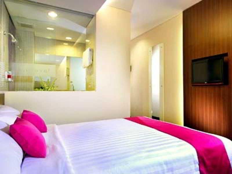 Favehotel Mex Tunjungan Surabaya Exterior foto