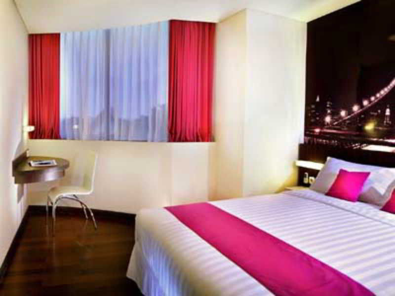 Favehotel Mex Tunjungan Surabaya Exterior foto