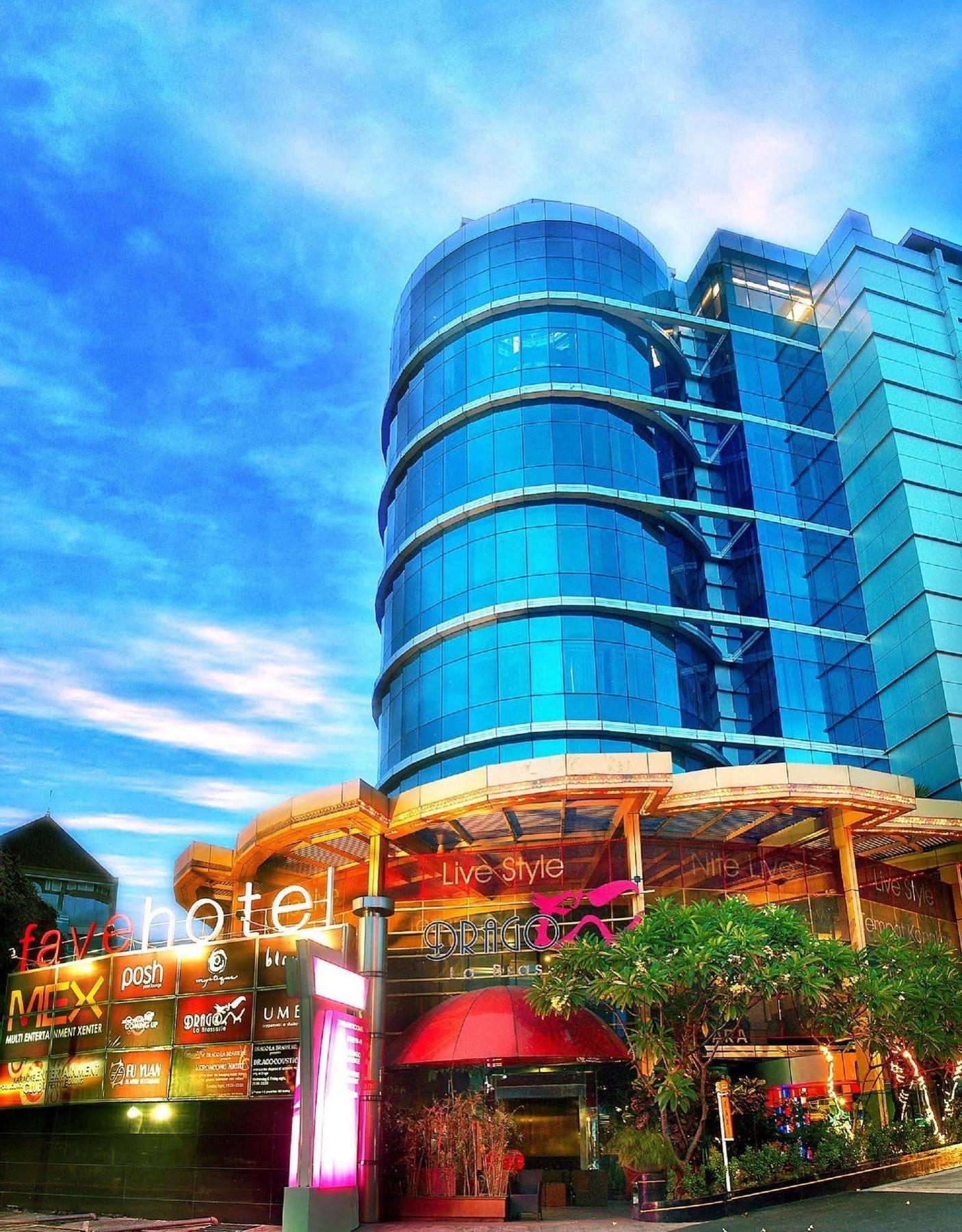 Favehotel Mex Tunjungan Surabaya Exterior foto